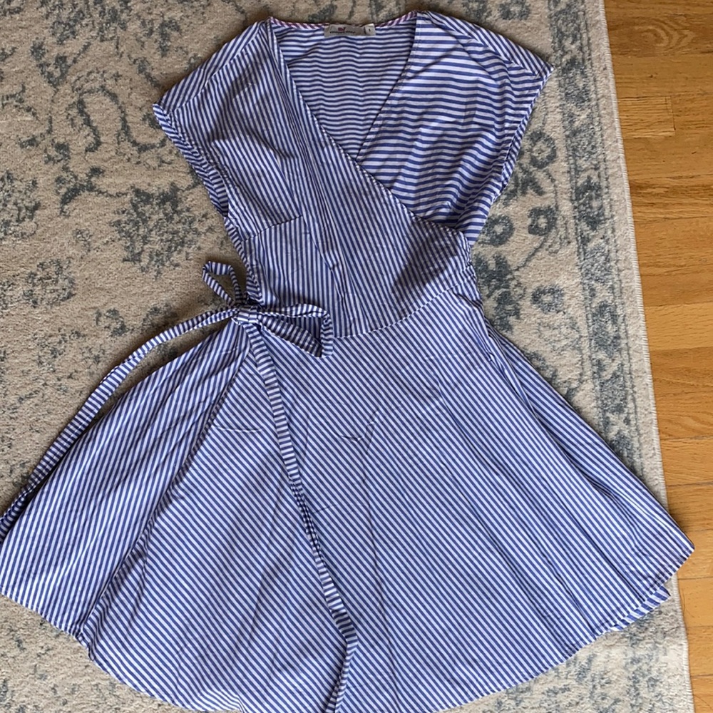 Vineyard vines stripped dress with tie waist